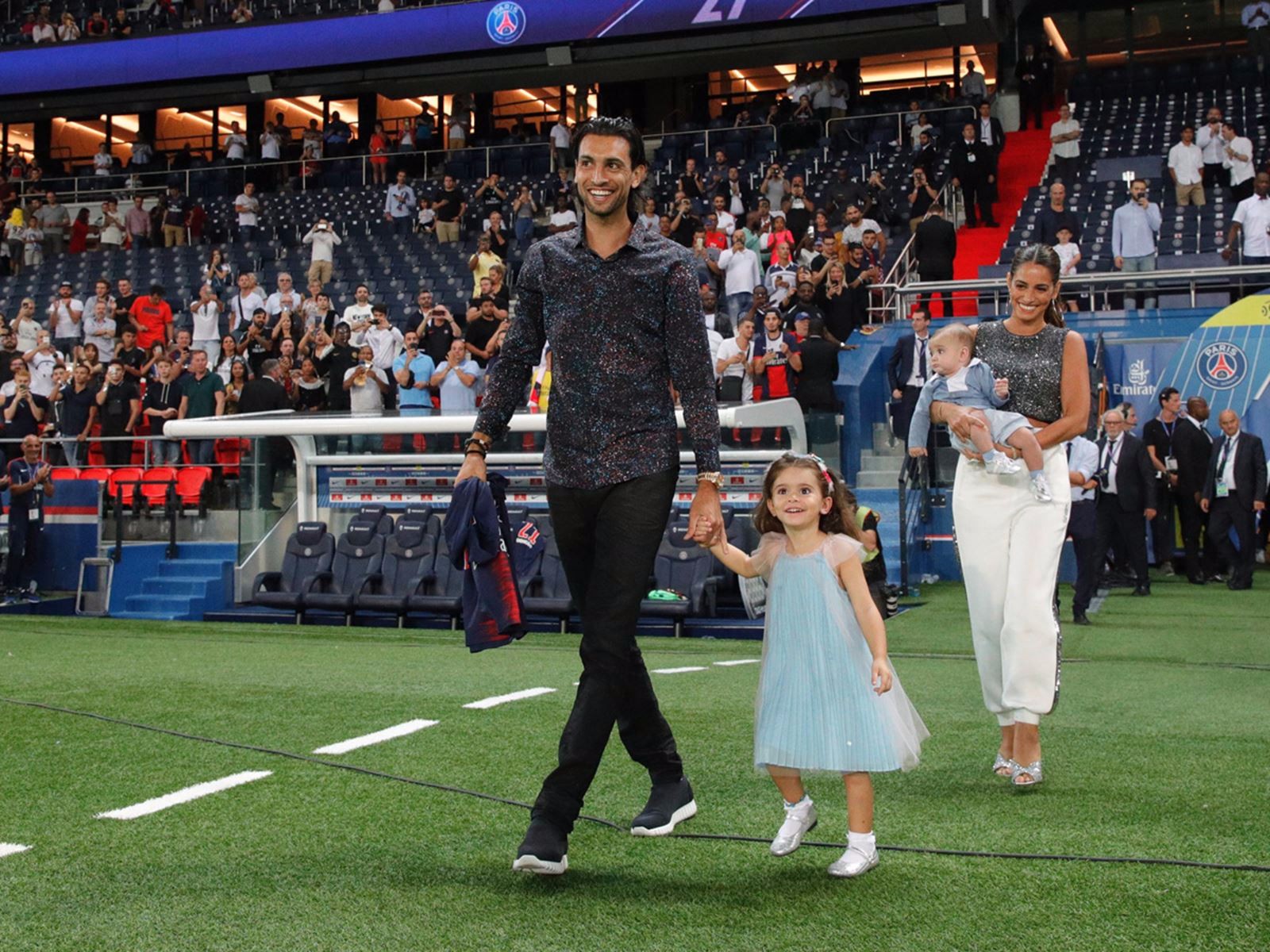 AI这次又“抢”了谁的饭碗？直播间里的数字人